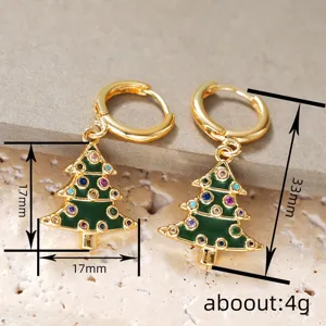 Pendientes de árbol de navidad dorados con piedras de colores, joyas festivas.