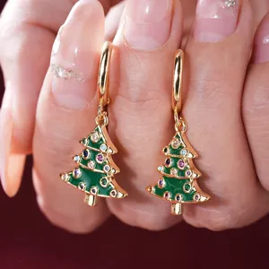 Pendientes colgantes de árbol de Navidad chic con circonitas de colores y baño de oro.