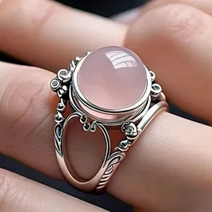 Anillo Incrustado Strass Rosa Resina Cobre Exótico Palacio Vintage Tallado Hueco Redondo Geométrico Tono Platino Anillo de Dedo para Mujer Joyería Fiesta