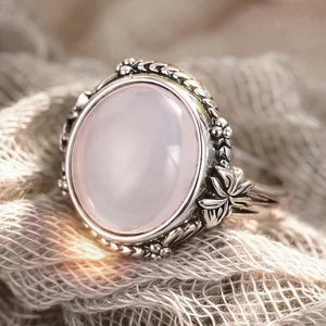 Vintage silver flower ring for women, elegant pink imitation moonstone fashion jewelry.