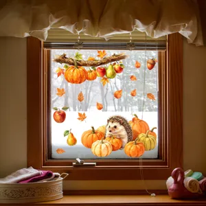 Herbstfensteraufkleber mit süßen Igeln und Kürbissen für die saisonale Glasdekoration Detailansicht.