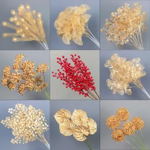 Traditionelle Festliche Kunststoff Künstliche Blumen Rote Winterbeere Gold Eukalyptus Stiele Für Zuhause Wohnzimmer Weihnachten Feiertag Party Tisch Ornamente Dekoration