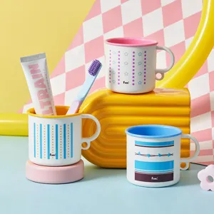 Tazza per Collutorio in Plastica Minimalista Tazza per Spazzolino Motivo a Stelle Strisce Creative Bicchiere da Bagno per Dormitorio Studentesco