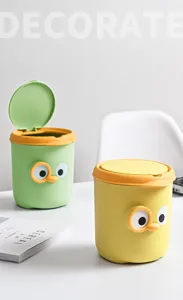 Carino mini cestino da scrivania con coperchio, contenitore portaoggetti per ufficio e camera.