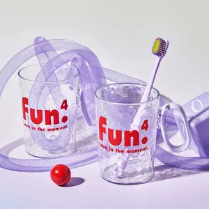 Klares Glas Wasserbecher mit Zahnbürstenset, modernes Paar Gurgelbecher für Badezimmer.
