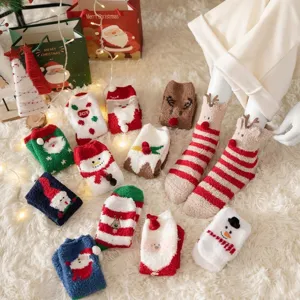 Chaussettes douillettes de Noël épaisses chaudes mignonnes en peluche pour femmes