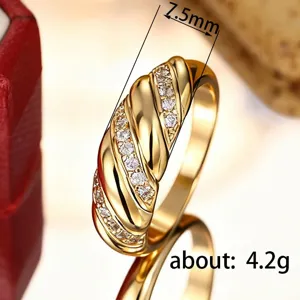 Bague pour femme en métal torsadé élégant avec zircone cubique brillante, 7.5mm et 4.2g.