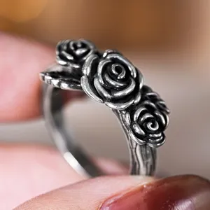 Vintage Retro Rose Flower Ring For Women Antique Silver Plated Copper Rococo Style Finger Ring Fashion Jewelry Gift