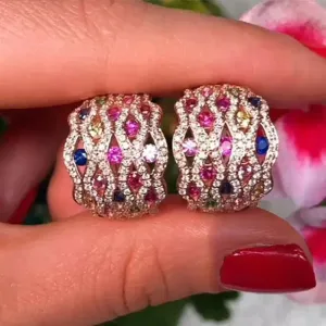 Detailansicht luxuriöser Roségold Mehrfarbiger Edelstein Zirkon Ring Schmuckstück.