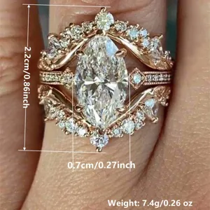 Lujoso juego de anillos marquise multicapa con diseño de corona pavé para mujeres.