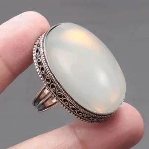 Vintage Oval Imitation Moonstone Ring For Women Elegant Silver Plated Finger Jewelry