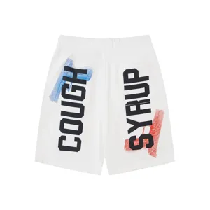 Vista dettagliata di pantaloncini streetwear casual bianchi con stampe grafiche e tasche.