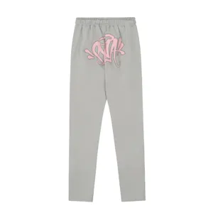 Pantaloni della tuta streetwear Y2K grigi con stampa di lettere graffiti rosa casual.