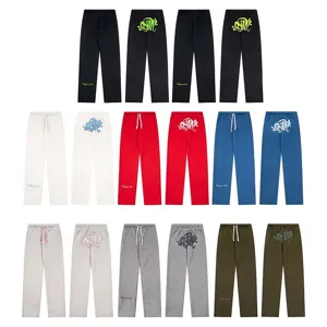 Pantaloni della tuta in felpa con diverse opzioni di colore vivaci e stampe grafiche.