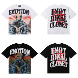 T-shirt κοντομάνικο με εντυπωσιακό γραφικό τύπωμα και μοντέρνα streetwear σχεδίαση.