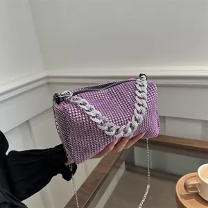 Μοντέρνα ροζ τσάντα ώμου με στρασ και χοντρή αλυσίδα κομψή casual γυναικείου τύπου