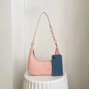 Sac à aisselle en nylon de style coréen sac à main bandoulière chaîne acrylique rose chic