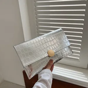 Sac Pochette Enveloppe en Cuir PU Motif Crocodile Vintage pour Femme Élégant Sac à Main Décontracté de Couleurunie