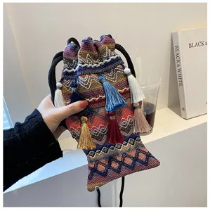 Sac bourse en forme de poisson style ethnique avec glands colorés, sac bandoulière tissé.