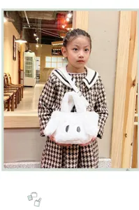 Borsa a tracolla in peluche carina per bambini, design cucciolo bianco morbido e comodo.
