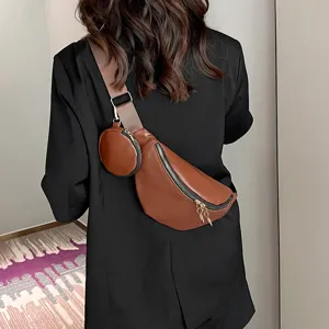 Élégant sac de poitrine bandoulière en cuir PU marron pour femme sac banane décontracté.