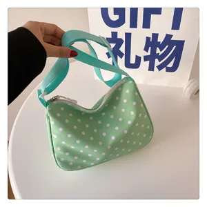 Groene nylon schoudertas met stippen, casual stijlvolle crossbody tas voor vrouwen.