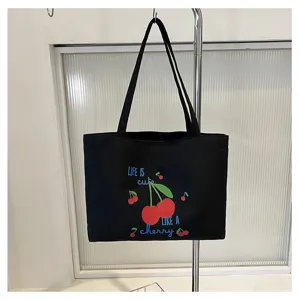 Zwarte canvas tote bag met schattige kersen borduursel casual schoudertas voor dagelijks.