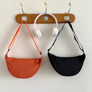 Sac à bandoulière croissant en nylon mode femme unicolore sac sous les aisselles chic