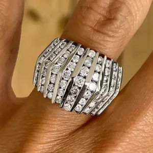 Brede multi-rij kristalen bandring zilveren geometrische statement sieraden voor dames