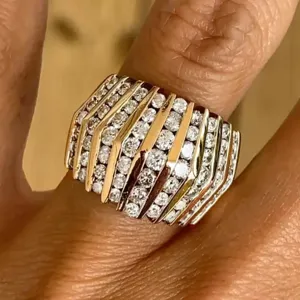 Brede ring met meerdere rijen strass stenen voor dames glanzende metalen mode sieraden