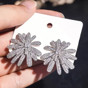 Glänzende Zirkonia Feuerwerk Ohrstecker Elegante Mikro Pave Blumen Ohrringe Schmuck