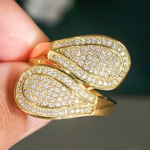Anello a doppia goccia in zircone placcato oro, gioiello di moda lussuoso e brillante per donne.