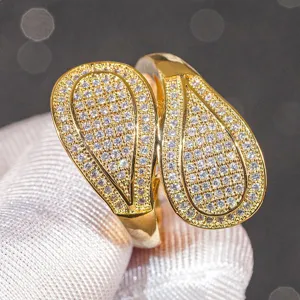 Elegante anello aperto dorato con zirconi cubici pavé a doppia goccia per gioielli donna