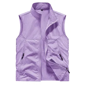 Gilet casual leggero da uomo collo alto viola, ideale per pesca all'aperto e viaggi.
