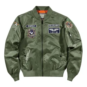 Men's green bomber jacket military flight jacket casual outerwear for spring and autumn.