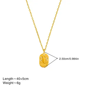 Collier pendentif zodiaque Scorpion en acier inoxydable doré avec strass scintillants.