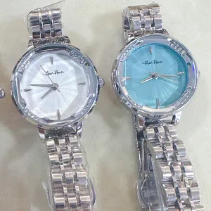 Orologio da donna al quarzo in acciaio inossidabile con lunetta in cristallo.