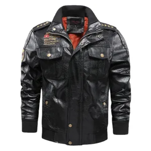 Blouson en similicuir noir pour homme, veste slim élégante à col montant pour le printemps.