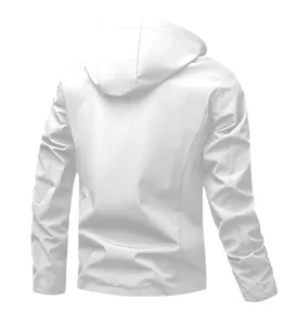 Giacca con cappuccio uomo casual antivento bianca sportiva per autunno e inverno.