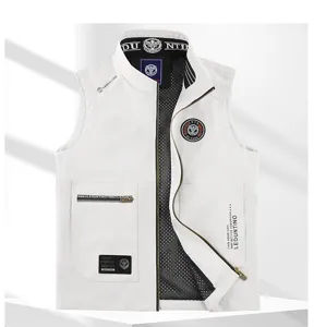 Men casual white utility vest breathable spring autumn outerwear with multiple pockets.