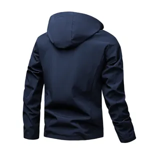 Giacca con cappuccio sportiva da uomo casual giacca a vento vista posteriore