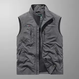 Men's outdoor tactical fishing vest, multi-pocket casual utility gilet with zipper.