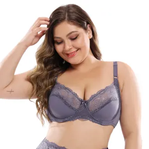 Dettaglio reggiseno in pizzo coppe intere taglie forti, design sottile con ferro.