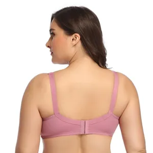 Sujetador liso talla grande vista trasera, muestra tirantes anchos y alas muy cómodas.