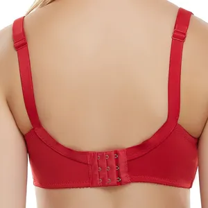 Gedetailleerd achteroverzicht van een rode plus-size bh met brede bandjes en achtersluiting.