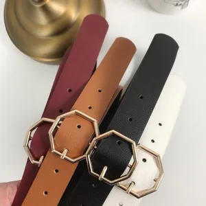 Cintura da donna minimalista elegante con fibbia geometrica metallica e cinturino in pelle PU.