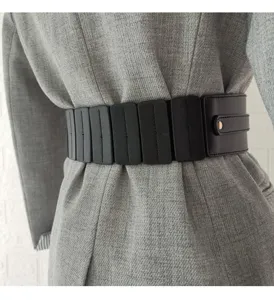 Schwarzer breiter elastischer Taillengürtel für Damen, modischer Gürtel für Mäntel und Pullover.