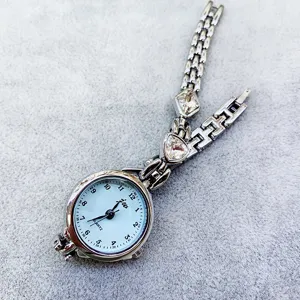 Vintage Damen Armbanduhr mit Kristall Strass elegante Quarz Uhr für Frauen Mode
