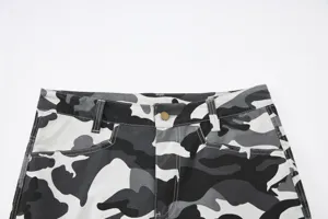 Mens camouflage cargo shorts detail view, casual straight fit summer five point pants.