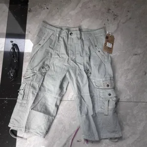 Herren lässige Cargoshorts Mehrtaschen lose Passform Knie-Länge Sommer Hosen hellgrau